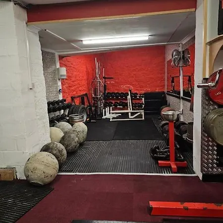 Apartment Albert With Free Gym *