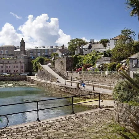 Albert With Free Gym * Penzance